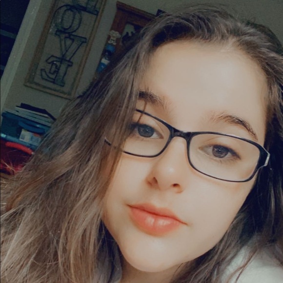 Meet the Posher Other - Meet your Posher, Zoe